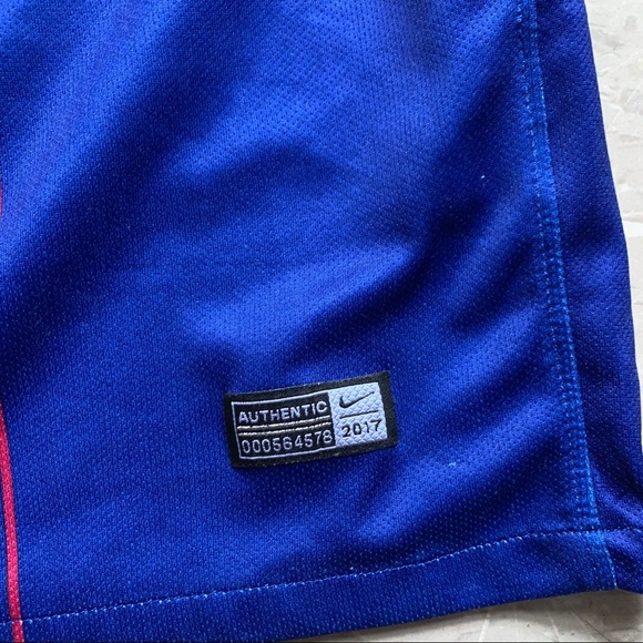 FC Barcelona Men’s Large Authentic 17/18 Jersey - Picture 4 of 4